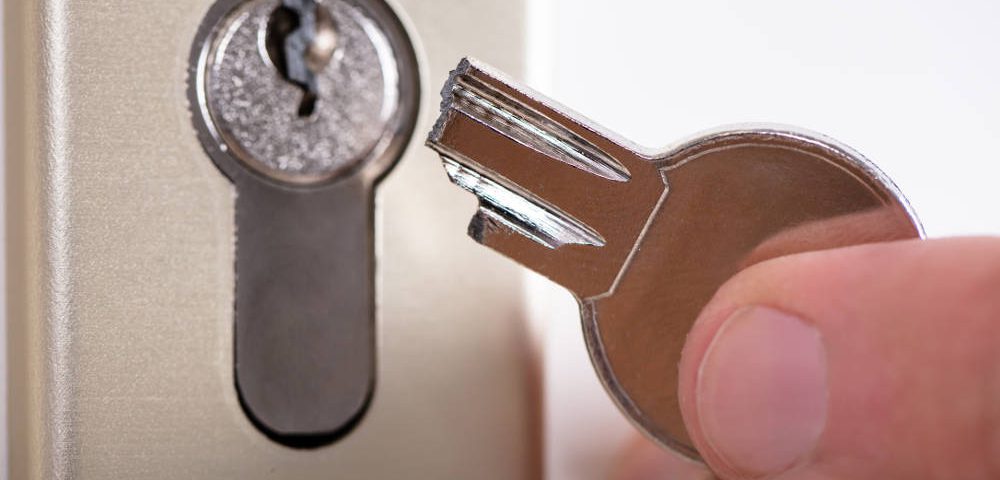 Jak usunąć złamany klucz z zamka